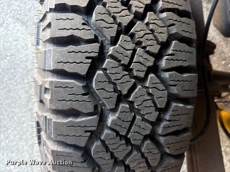 image for item FB8682 2011 Ford F250 Super Duty Ext. Cab pickup truck