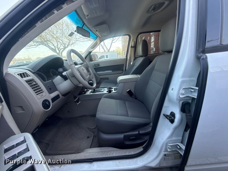 image for item FB8684 2009 Ford Escape SUV