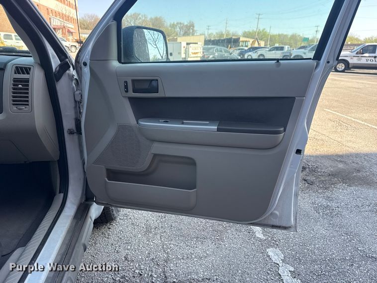 image for item FB8684 2009 Ford Escape SUV