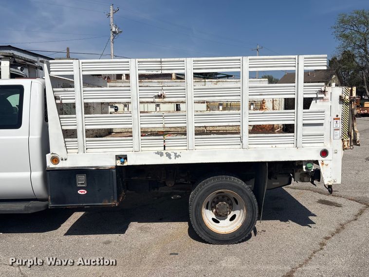 image for item FB8685 2012 Ford F450 Super Duty Ext. Cab flatbed truck