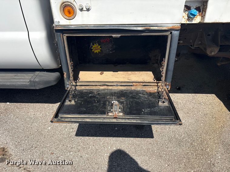 image for item FB8685 2012 Ford F450 Super Duty Ext. Cab flatbed truck