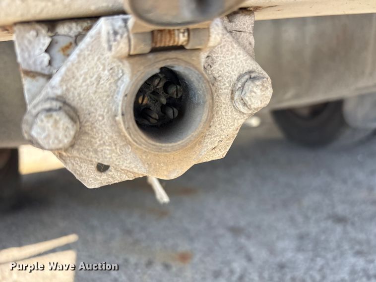 image for item FB8685 2012 Ford F450 Super Duty Ext. Cab flatbed truck