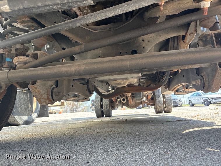 image for item FB8685 2012 Ford F450 Super Duty Ext. Cab flatbed truck