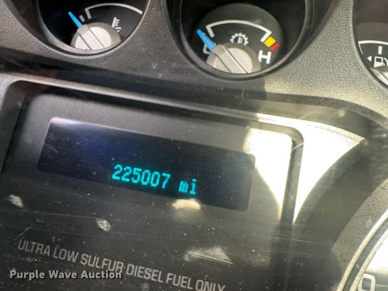 image for item FB8685 2012 Ford F450 Super Duty Ext. Cab flatbed truck