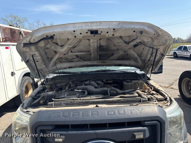 image for item FB8685 2012 Ford F450 Super Duty Ext. Cab flatbed truck