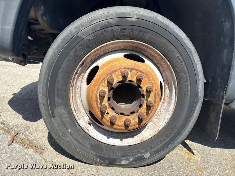 image for item FB8685 2012 Ford F450 Super Duty Ext. Cab flatbed truck