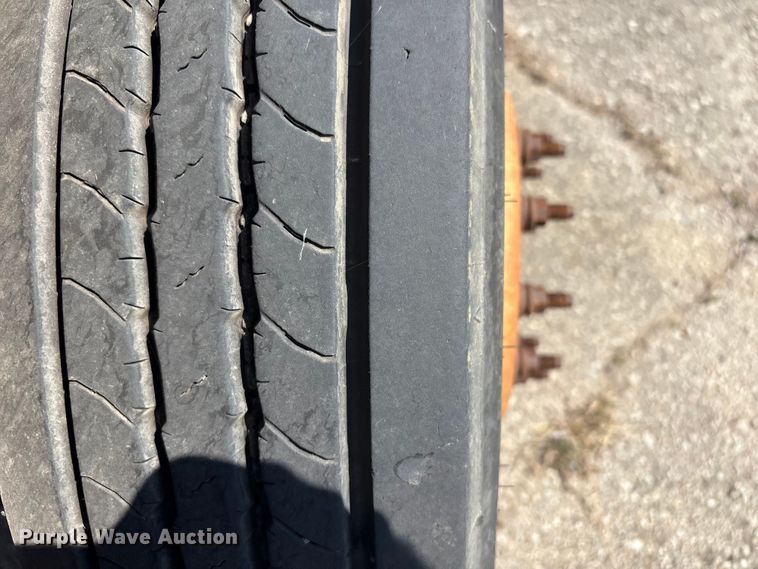 image for item FB8685 2012 Ford F450 Super Duty Ext. Cab flatbed truck