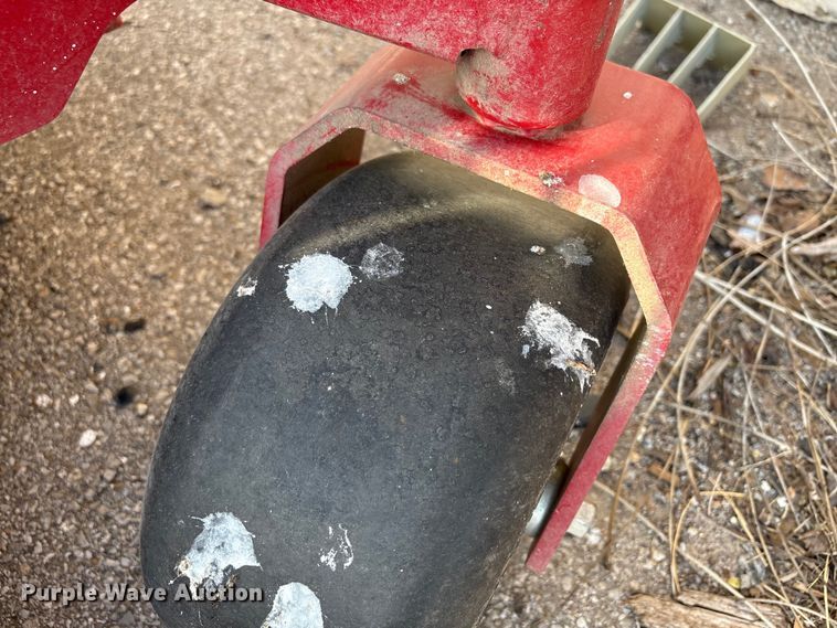 image for item FB8687 (2) 2017 Toro Time Cutter MX6050 ZTR lawn mowers