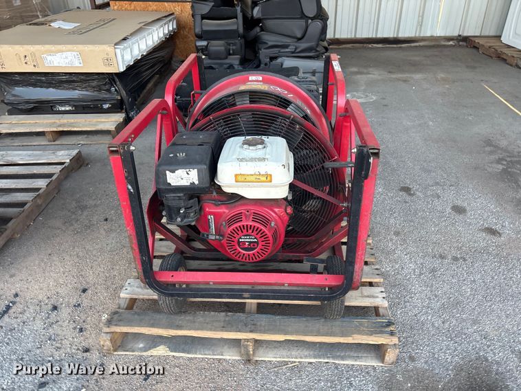 image for item FB8689 (2) Super Vac 724G4-H fans