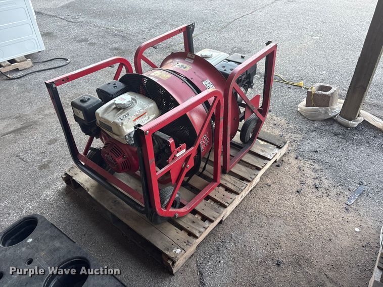 image for item FB8689 (2) Super Vac 724G4-H fans