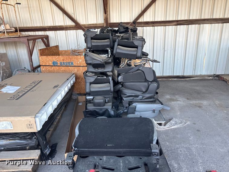 image for item FB8690 Approximately 27 seats