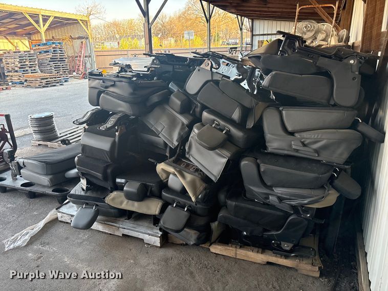 image for item FB8690 Approximately 27 seats