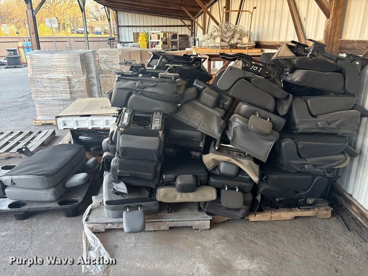 image for item FB8690 Approximately 27 seats