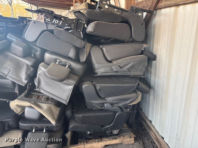 image for item FB8690 Approximately 27 seats