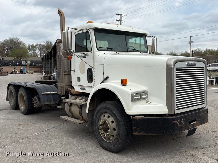 image for item FB8691 2009 Freightliner FLD120 semi truck