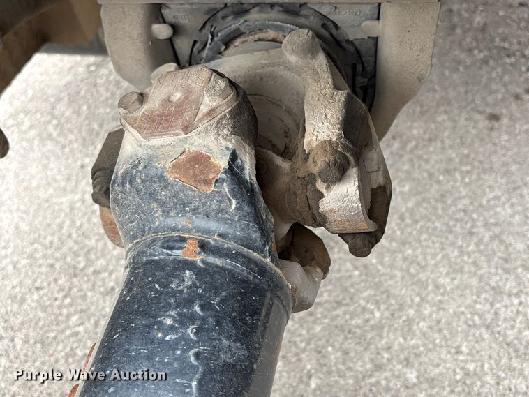 image for item FB8691 2009 Freightliner FLD120 semi truck