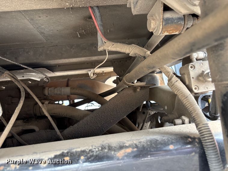 image for item FB8691 2009 Freightliner FLD120 semi truck