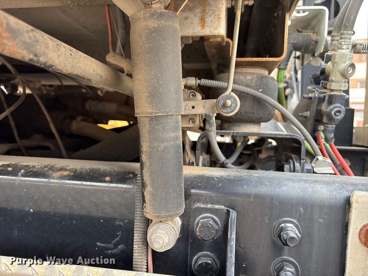 image for item FB8691 2009 Freightliner FLD120 semi truck