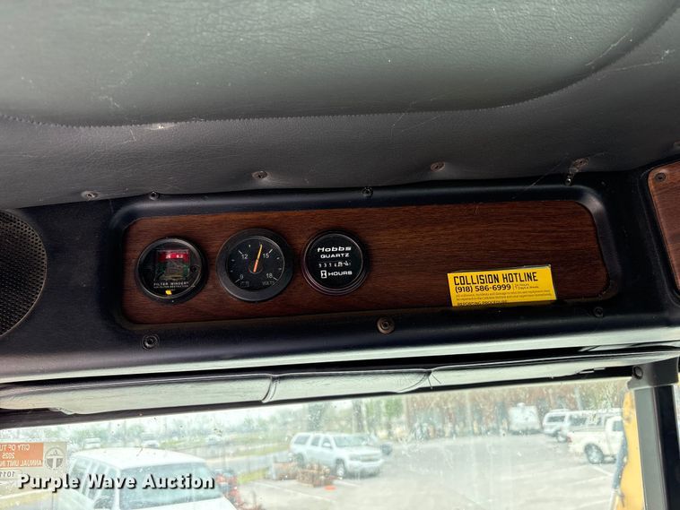 image for item FB8691 2009 Freightliner FLD120 semi truck