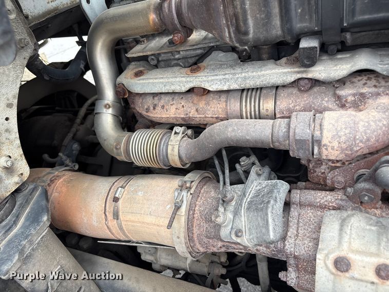 image for item FB8691 2009 Freightliner FLD120 semi truck