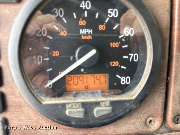 image for item FB8691 2009 Freightliner FLD120 semi truck