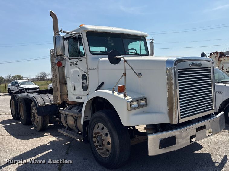 image for item FB8692 2009 Freightliner FLD120 semi truck
