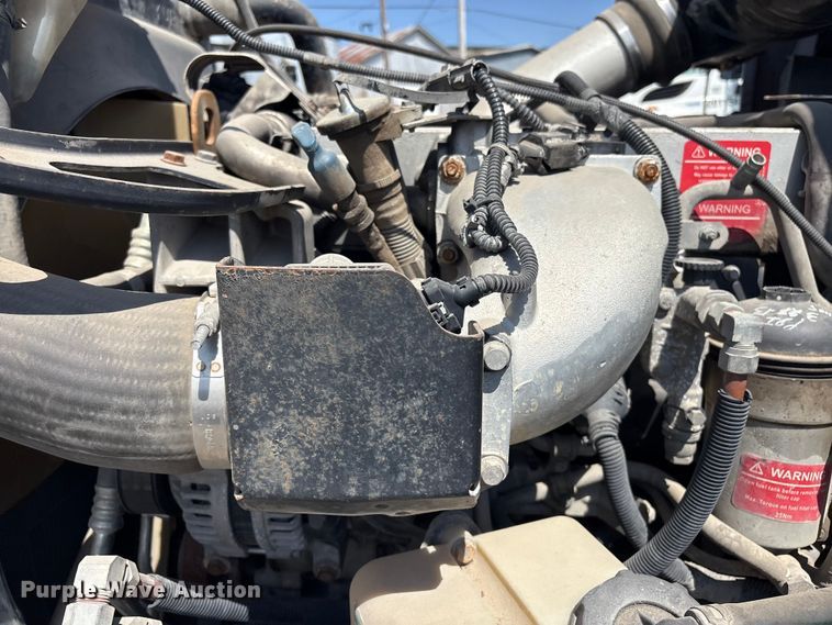 image for item FB8692 2009 Freightliner FLD120 semi truck