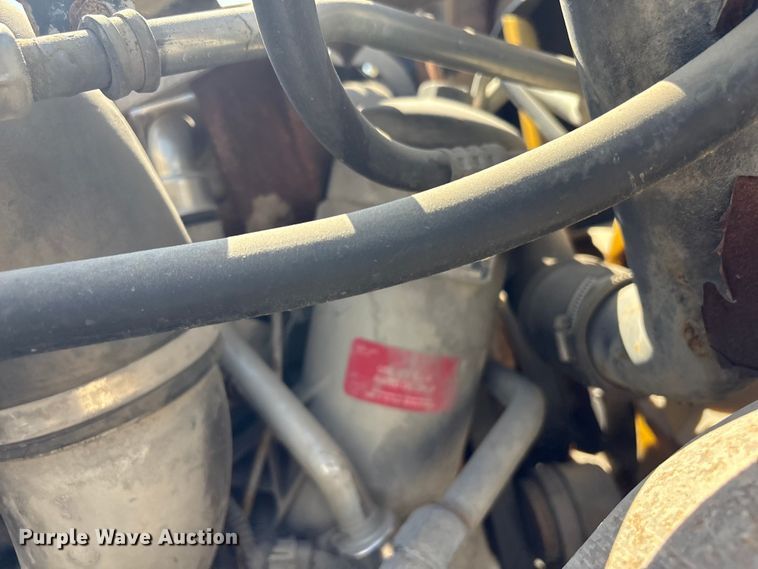 image for item FB8692 2009 Freightliner FLD120 semi truck