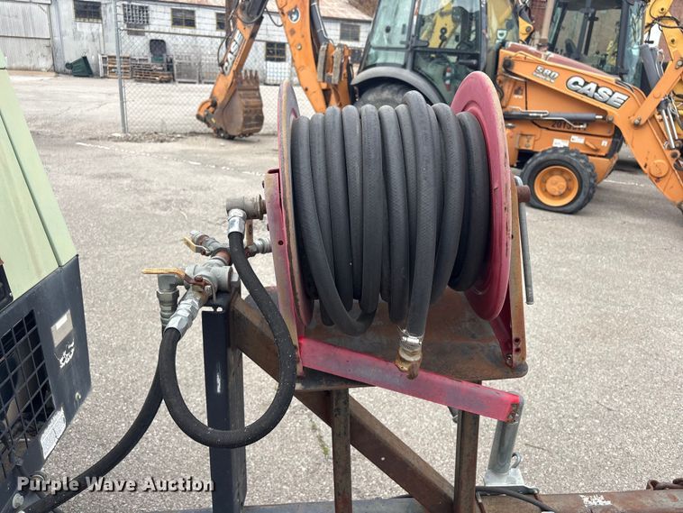 image for item FB8693 2005 Sullair 260DPQJD air compressor