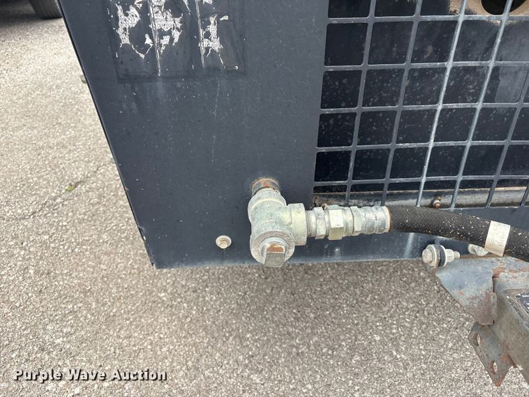 image for item FB8693 2005 Sullair 260DPQJD air compressor