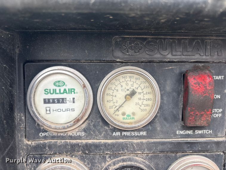 image for item FB8693 2005 Sullair 260DPQJD air compressor