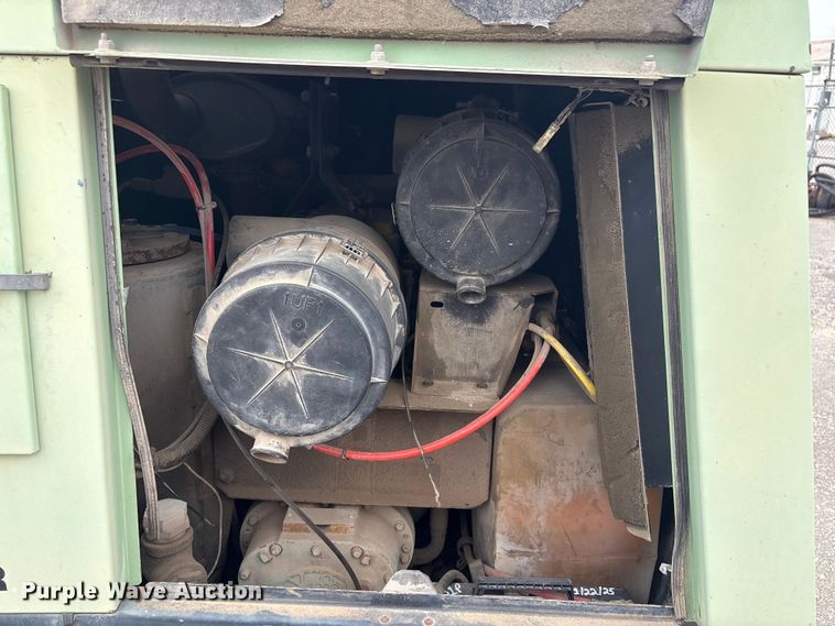 image for item FB8693 2005 Sullair 260DPQJD air compressor