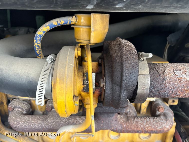 image for item FB8693 2005 Sullair 260DPQJD air compressor