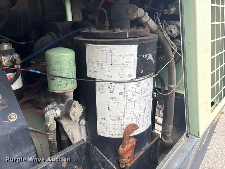 image for item FB8693 2005 Sullair 260DPQJD air compressor