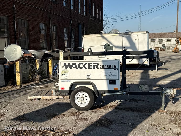 image for item FB8694 2006 WANCO LTC4 light plant