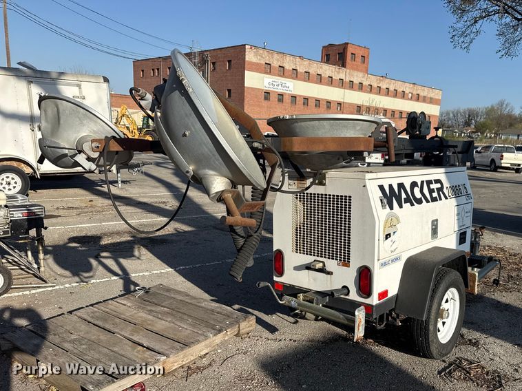 image for item FB8694 2006 WANCO LTC4 light plant