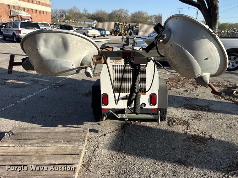 image for item FB8694 2006 WANCO LTC4 light plant