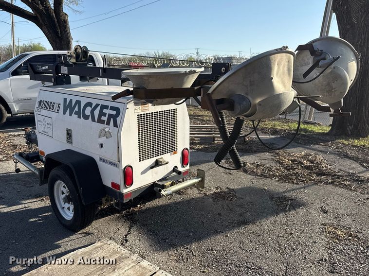 image for item FB8694 2006 WANCO LTC4 light plant