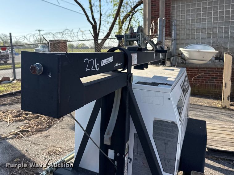 image for item FB8694 2006 WANCO LTC4 light plant