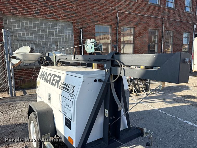 image for item FB8694 2006 WANCO LTC4 light plant