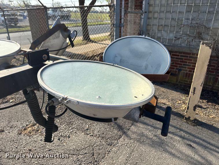 image for item FB8694 2006 WANCO LTC4 light plant