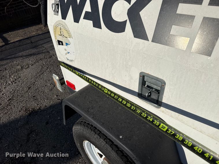 image for item FB8694 2006 WANCO LTC4 light plant