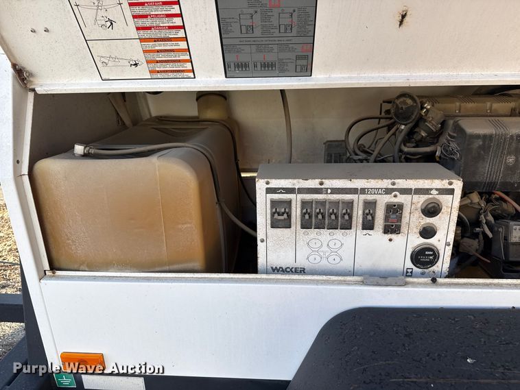 image for item FB8694 2006 WANCO LTC4 light plant