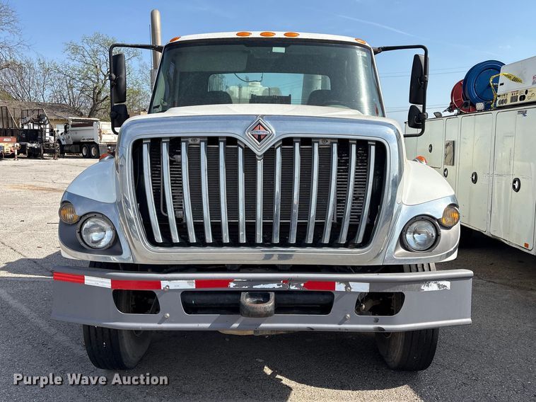 image for item FB8695 2010 International WorkStar 7400 utility / service truck