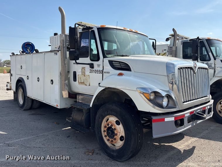 image for item FB8695 2010 International WorkStar 7400 utility / service truck