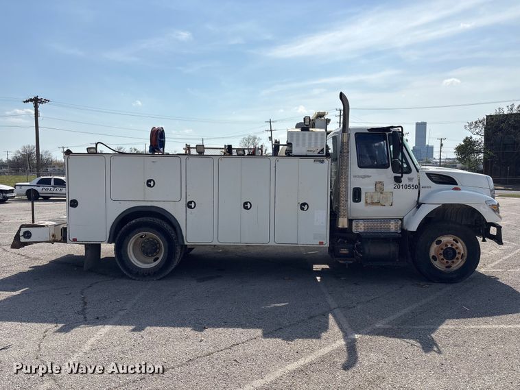 image for item FB8695 2010 International WorkStar 7400 utility / service truck