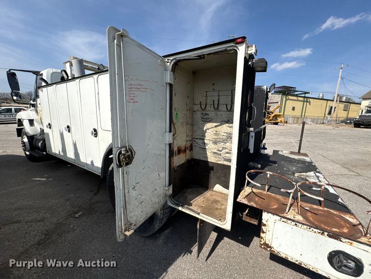 image for item FB8695 2010 International WorkStar 7400 utility / service truck