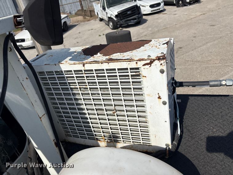 image for item FB8695 2010 International WorkStar 7400 utility / service truck