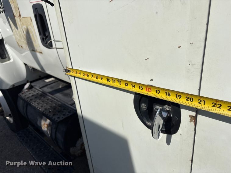 image for item FB8695 2010 International WorkStar 7400 utility / service truck