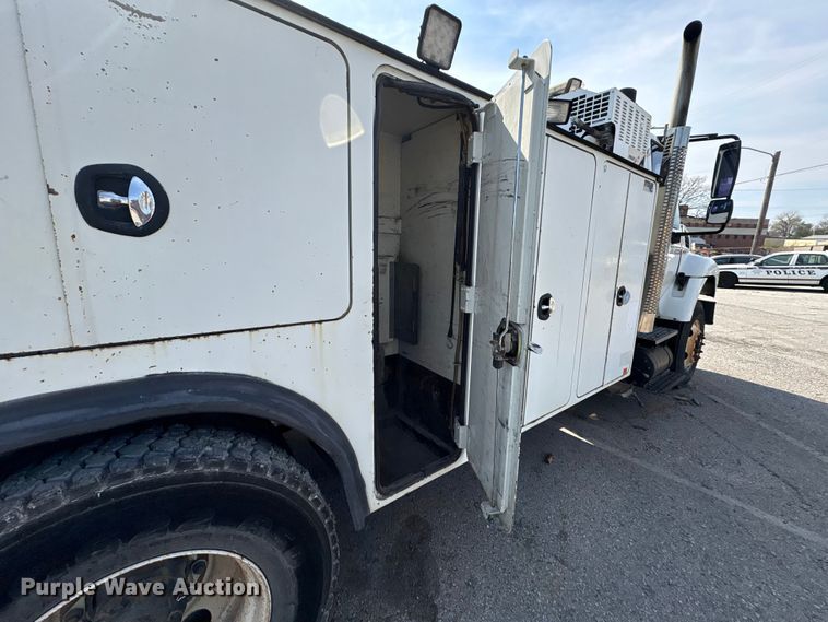 image for item FB8695 2010 International WorkStar 7400 utility / service truck